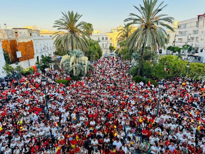 Plaza del Ayuntamiento de El Puerto en la semifinal del Mundial contra Francia.