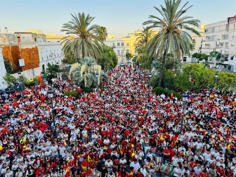 Plaza del Ayuntamiento de El Puerto en la semifinal del Mundial contra Francia.