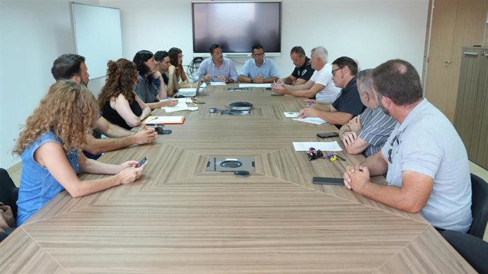 El alcalde de Eivissa, Rafael Triguero, en la constitución de la Mesa Municipal del Taxi.