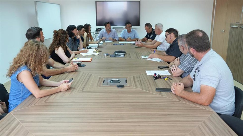 El alcalde de Eivissa, Rafael Triguero, en la constitución de la Mesa Municipal del Taxi.
