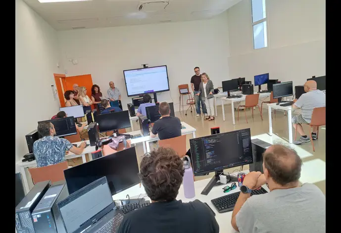 La delegada Carmen Sánchez durante una visita al Centro Público de Formación para el Empleo Remedios Rojo