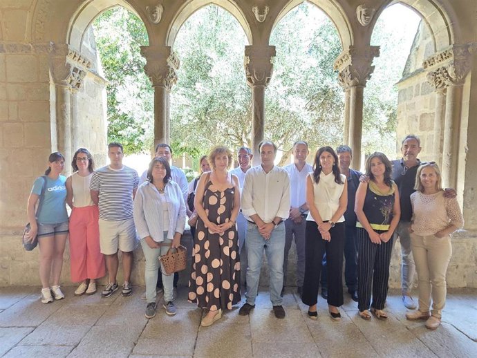 El consejero de Agricultura, Ganadería, Medio Rural y Política Ambiental de la Junta de Castilla y León, Joaquín Antonio Pino, visita en Santa María La Real de Nieva (Segovia) su primera Sección Agraria Comercial tras asumir el cargo