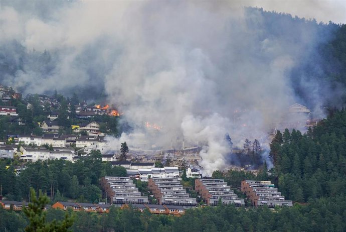 Un incendio consume el municipio noruego de Drammen a 17 de julio de 2026 