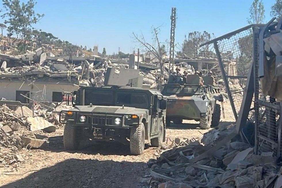 Vehículos del Ejército de Líbano en el sur del país