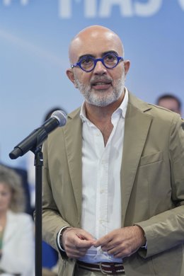 El candidato del PP a la alcaldía de Barcelona, Daniel Sirera