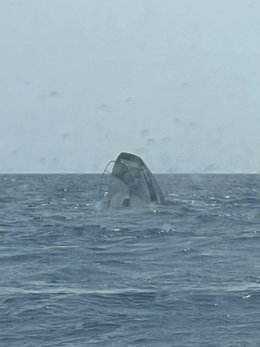 Rescatan a 11 personas tras hundirse un catamarán al sureste de Tabarca