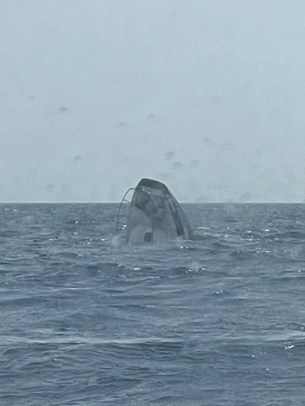 Rescatan a 11 personas tras hundirse un catamarán al sureste de Tabarca