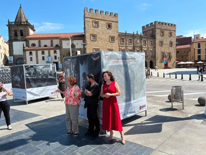 Asturias reafirma su compromiso con la memoria democrática en la inauguración de una exposición sobre Constantino Suárez.