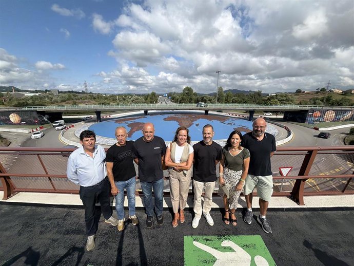 Finalizan las obras de reforma estética de la glorieta entre Lugones y La Fresneda, en Siero.