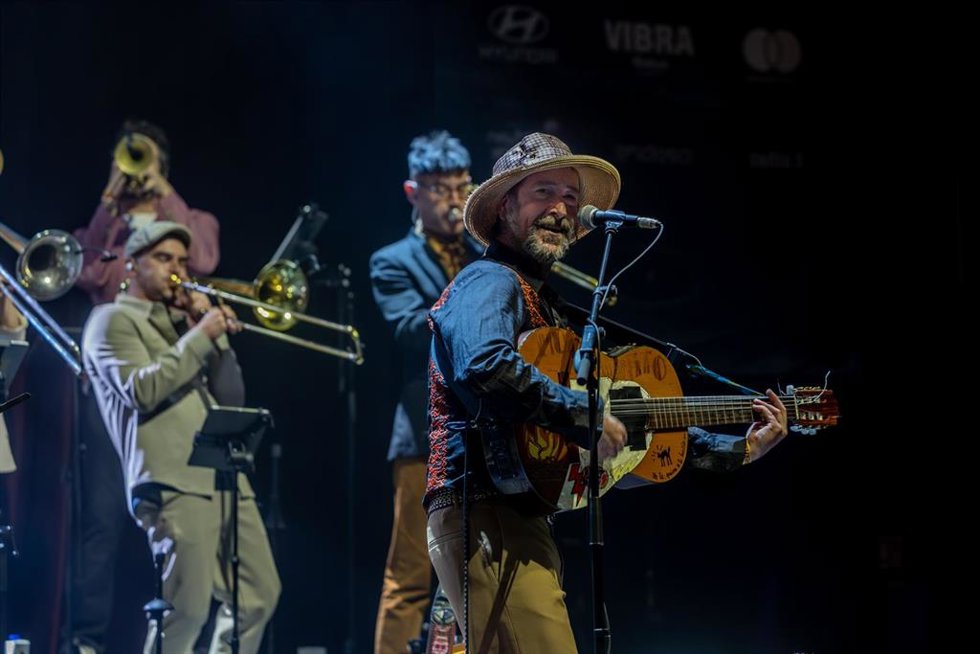 Archivo - El cantante, Jairo Perera, durante su concierto, en el Teatro Circo Price, a 24 de enero de 2025, en Madrid (España). Muchachito Bombo Infierno es un grupo de música española procedente de Barcelona. 