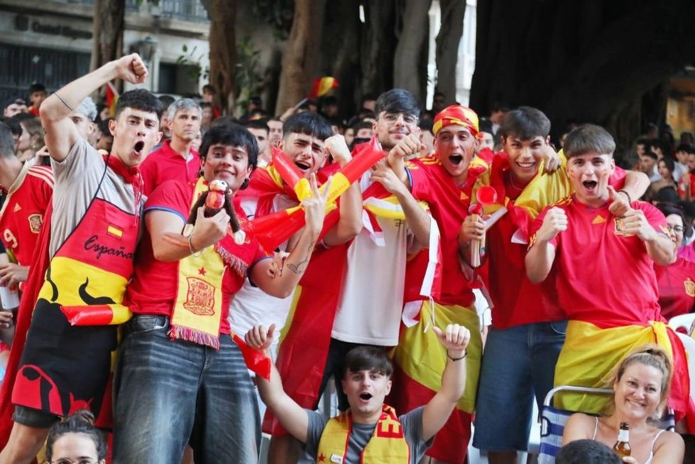 Aficionados animando a la Selección