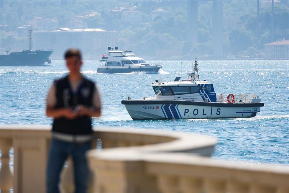 Archivo - Policía en Estambul (archivo)