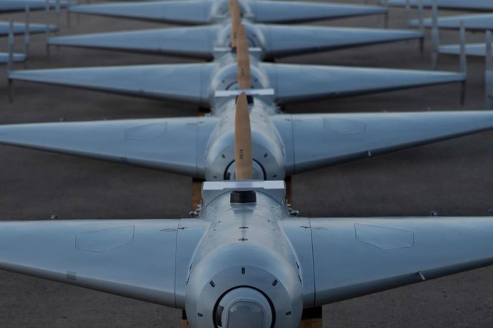 Archivo - Drones estacionados en la pista de una base en la zona de operaciones del Mando Central de EEUU (archivo)