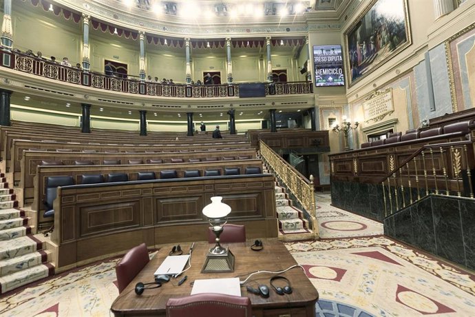 Archivo - El hemiciclo vacío antes de una sesión plenaria en el Congreso,