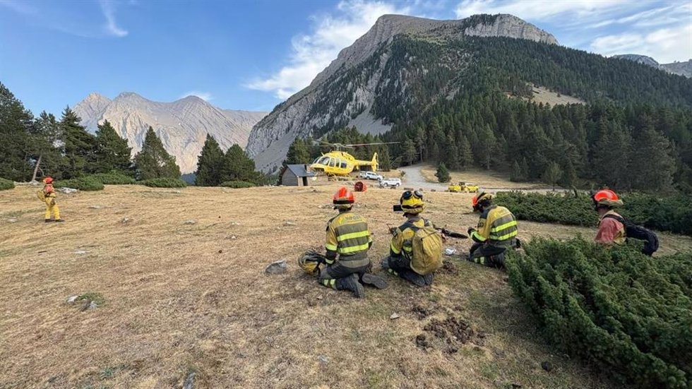 Personal de Infoar trabajando en el incendio de Plan.