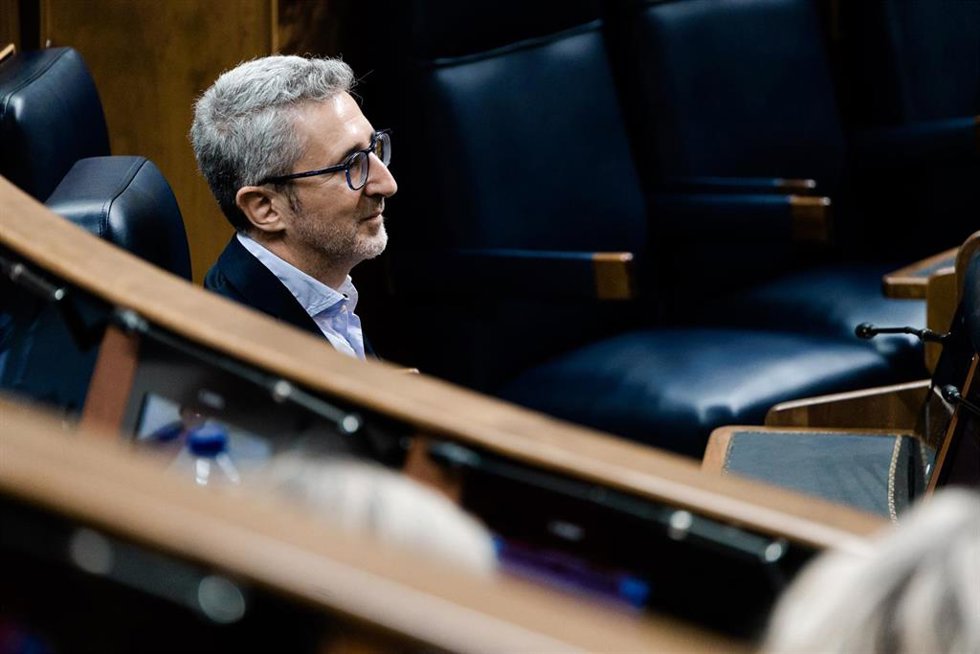 El ministro de Hacienda, Arcadi España, durante una sesión plenaria extraordinaria, en el Congreso de los Diputados, a 14 de julio de 2026, en Madrid (España).