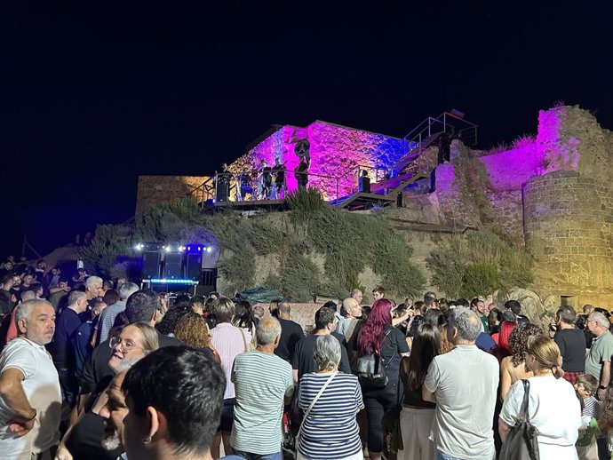 La Jornada de Difusión Turística del Castillo de Nalda Señorío de Cameros ha cumplido su XI edición con una multitudinaria participación de público