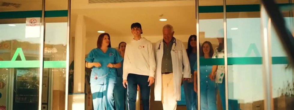 Un joven de 17 años, Javier, supera un linfoma de Burkitt en el Hospital Universitario Virgen del Rocío (Sevilla).