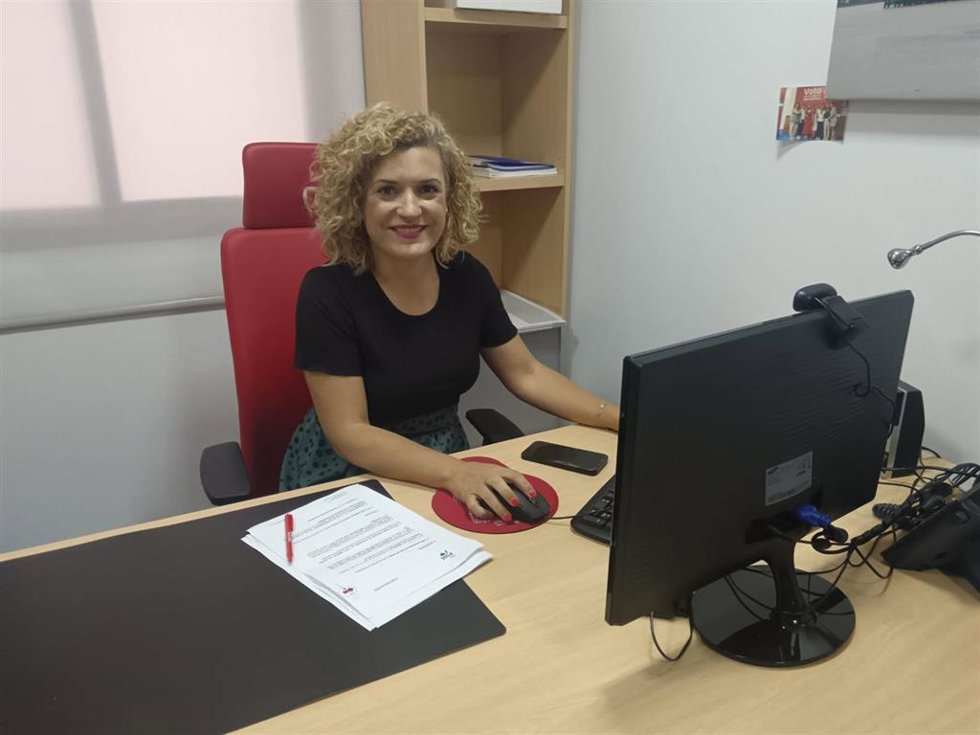 La secretaria general del PSOE de Huelva y alcaldesa de San Bartolomé de la Torre, María Eugenia Limón.