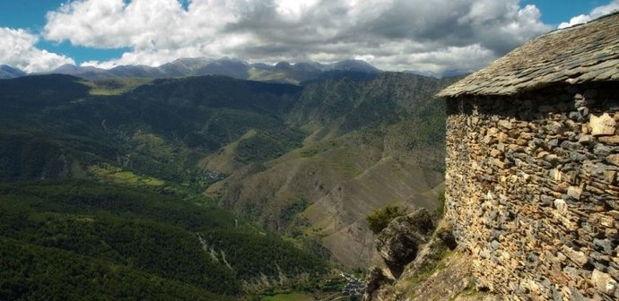 Archivo - Una zona rural en Catalunya.