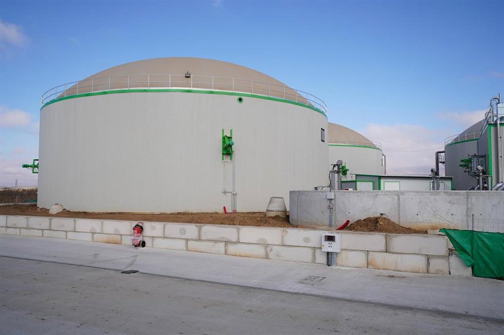 Archivo - Instalaciones de una planta agroindustrial de biometano de Andalucía, en la provincia de Granada, operada por la firma AGR Biogás, como imagen de recurso
