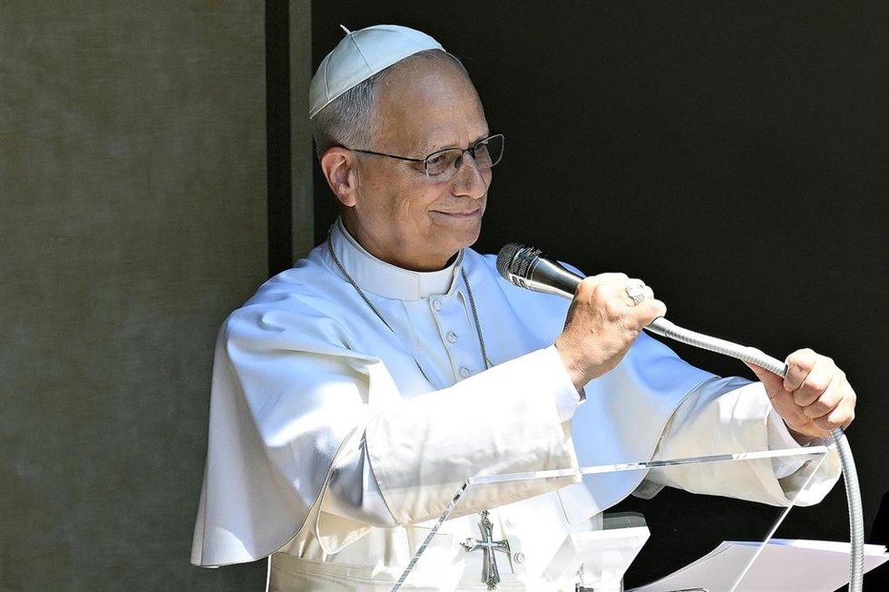El Papa Léon XIV durante el Ángelus en Castel Gandolfo.