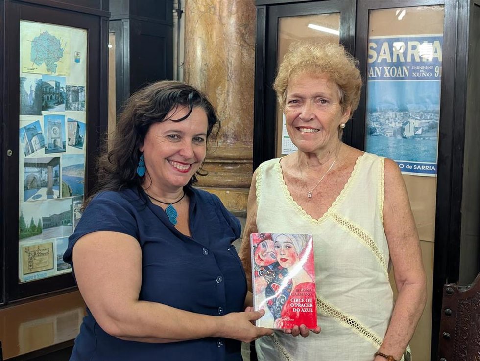 La eurodiputada del BNG, Ana Miranda, junto a la presidenta de la Agrupación de Sociedades Representativas de Municipios y Parroquias de Galicia en Cuba, Juana Caridad Fernández Pérez