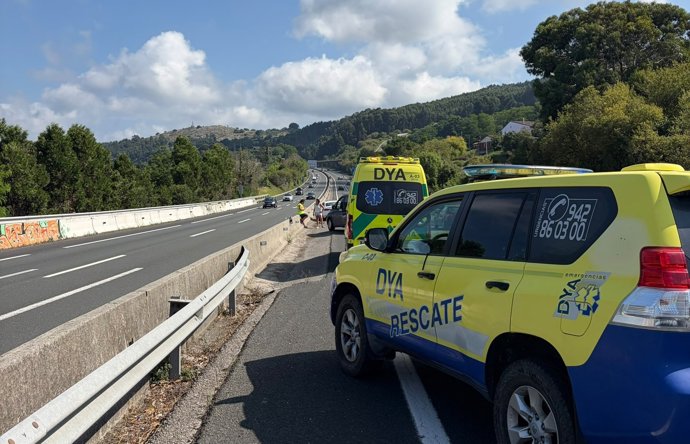 Varios vehículos colisionan en la A-8 a la altura de Castro Urdiales