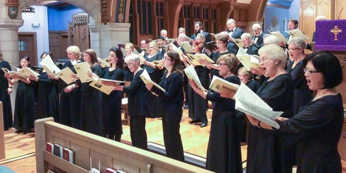 El coro estadounidense Summit Chorale durante uno de sus conciertos