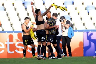 Futbol, Arturo Fernandez Vial vs Deportes Concepcion. Octavos de final, Copa Chile 2023. Jugadores de Arturo Fernandez Vial celebran el triunfo contra Deportes Concepcion durante el partido de primera division disputado en el estadio Ester Roa de