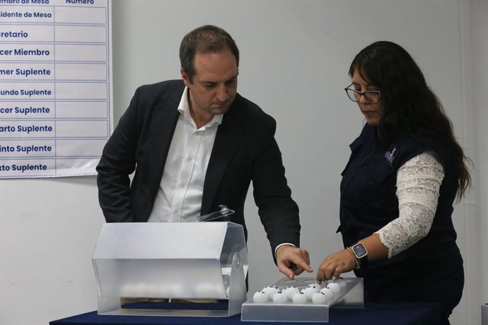 Perú.- Sorteo de miembros de mesa para Elecciones Regionales y Municipales será el 24 de julio