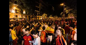 La fiesta de la selección alrededor de Cibeles provoca el cierre progresivo de la plaza y afecciones en Atocha