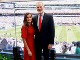 Foto: La Reina Letizia recupera su icónico diseño rojo de Adolfo Domínguez en la final del Mundial