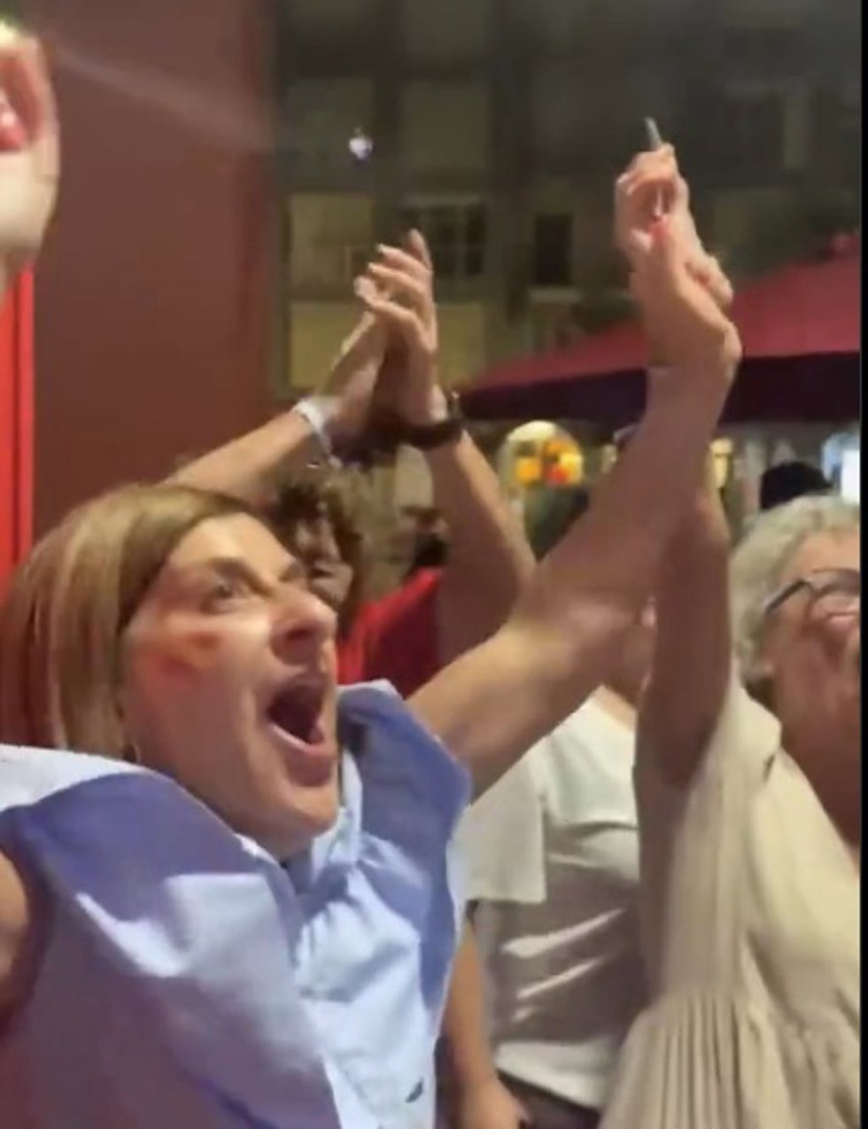 La presidenta de Cantabria, María José Sáenz de Buruaga, celebra el triunfo de España en el Mundial