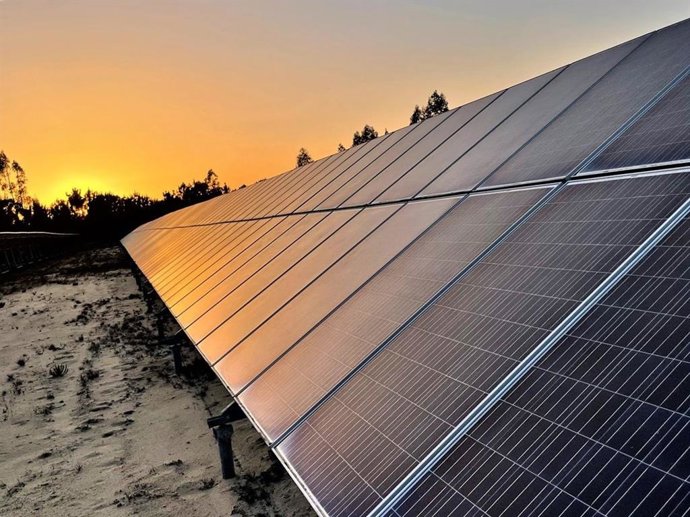 Archivo - Placa solar