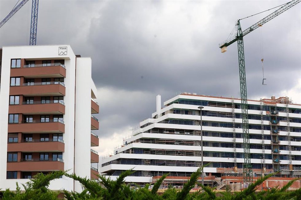 Archivo - Edificación de viviendas en imagen de archivo
