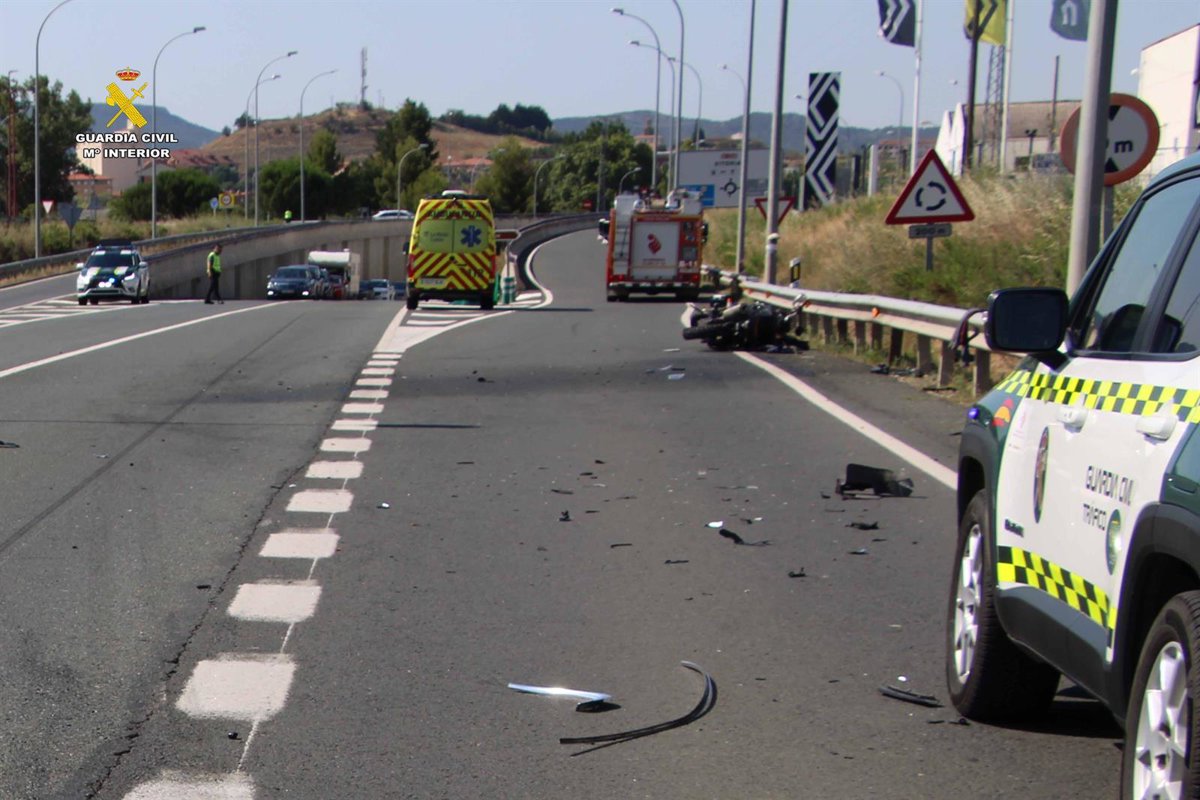 La Guardia Civil salva la vida a un motorista al aplicarle un torniquete tras un grave accidente de tráfico en Haro