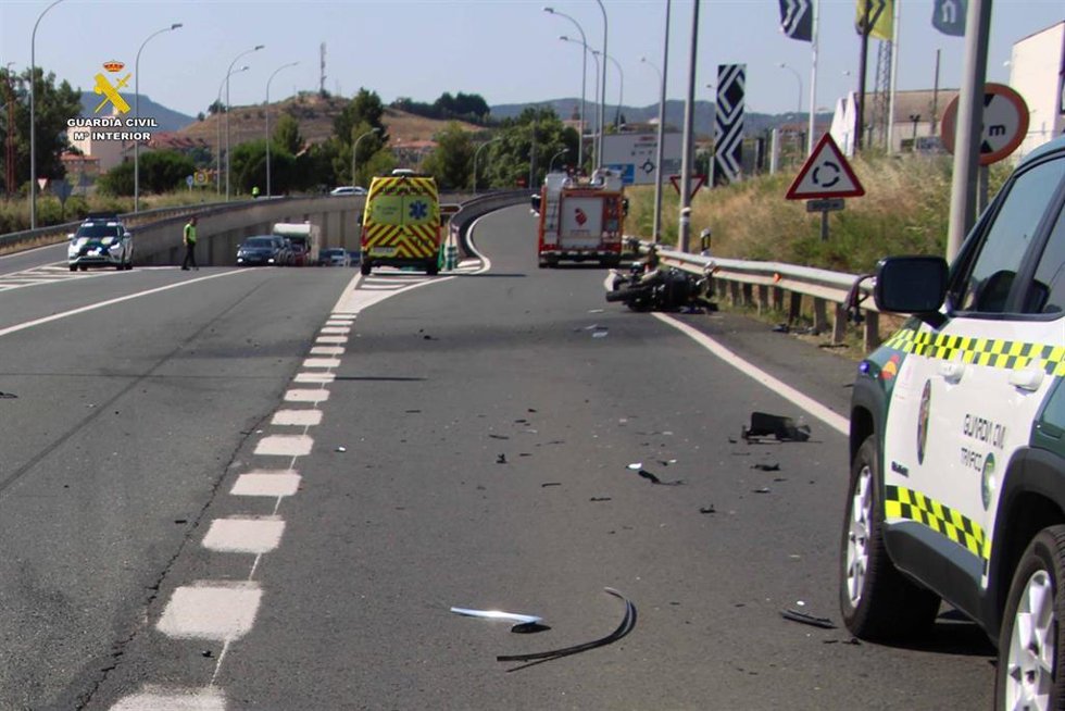 La Guardia Civil salva la vida a un motorista al aplicarle un torniquete tras un grave accidente de tráfico en Haro