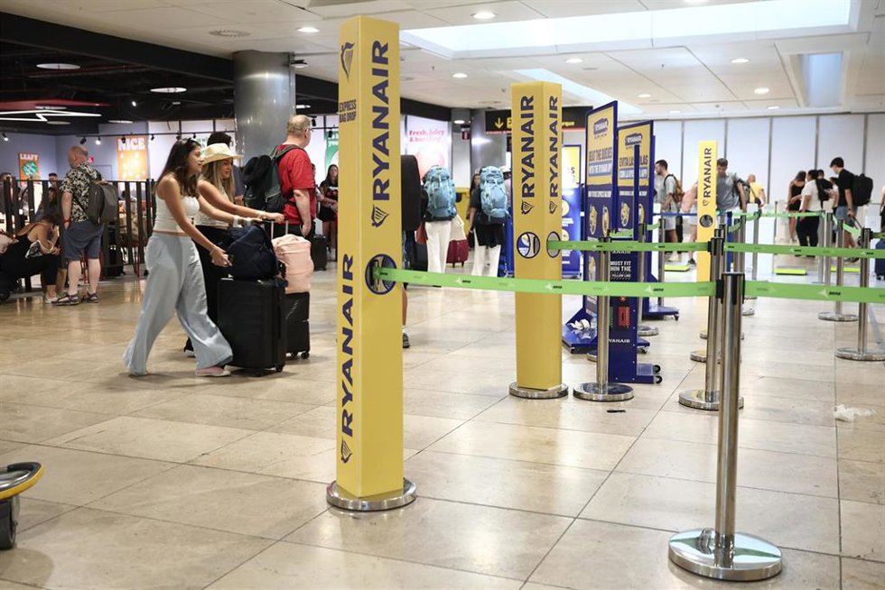 Mostradores de la aerolínea Ryanair, en la Términal 1 (T1) del Aeropuerto Madrid-Barajas Adolfo Suárez (MAD), a 16 de julio de 2026, en Madrid (España). 