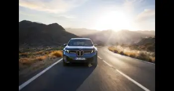 BMW amplía la gama del nuevo iX3 con una versión de acceso que ofrece hasta 637 kilómetros de autonomía