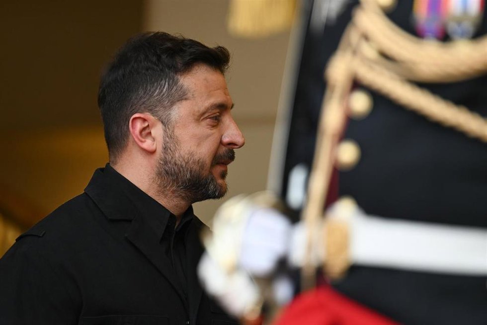 El presidente de Ucrania, Volodimir Zelenski, durante una cumbre en el Palacio del Eliseo en Francia.