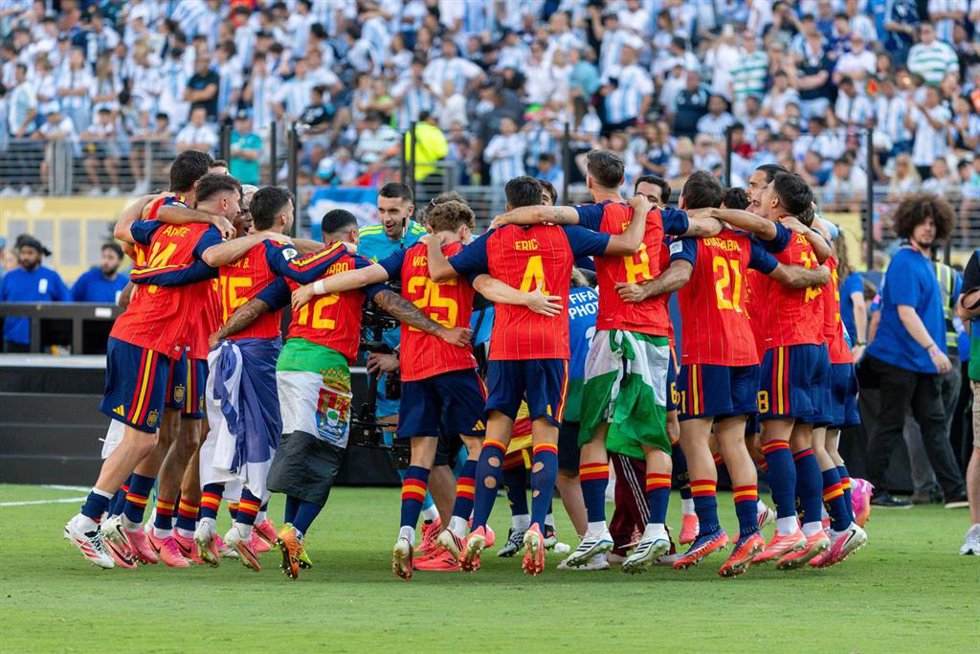 La selección española celebra el triunfo en la final del Mundial 2026.