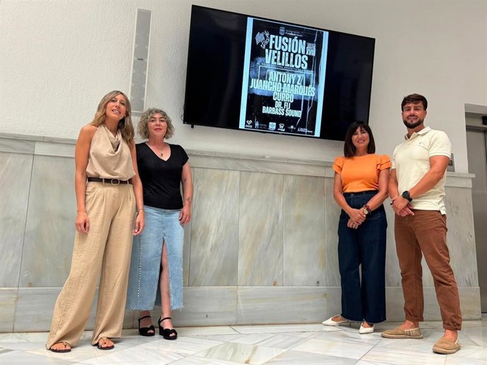 La diputada provincial de Cultura y Educación de Granada, Pilar Caracuel, y el alcalde de los Pueblos de Moclín, Marco Pérez, han presentado el XVIII Festival Fusión Velillos de los Pueblos de Moclín.