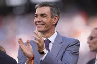 Sánchez llega a Argelia para una visita exprés con la que cerrar la crisis, directo desde la final del Mundial