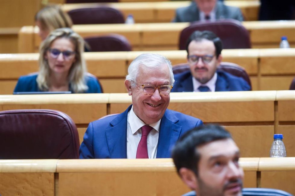 Archivo - El senador del PP Javier Arenas durante una sesión de control al Gobierno, en el Senado, a 16 de diciembre de 2025, en Madrid (España). (Foto de archivo).