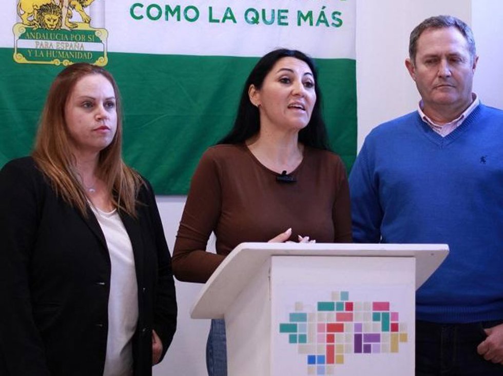 La portavoz de Podemos Andalucía, Alejandra Durán (c.)