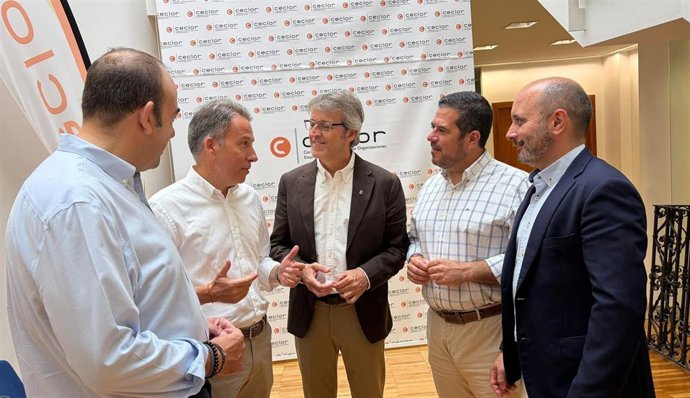 El consejero de Empresa, Empleo y Economía Social, Luis Alberto Marín, junto con el alcalde de Lorca, Fulgencio Gil, y los presidentes de Ceclor y de la Cámara lorquina, Juan Jódar y Juan Francisco Gómez