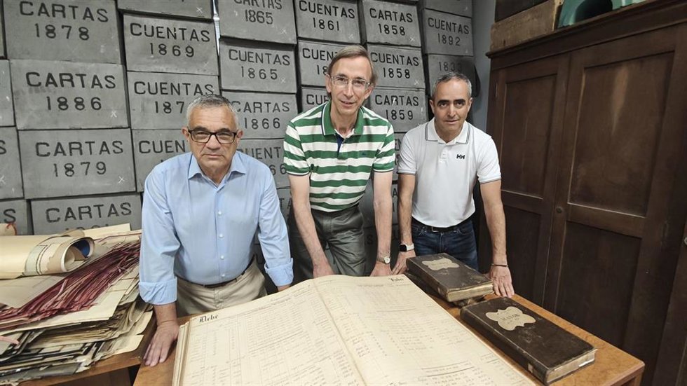 Los investigadores Manuel Fuente Bayón, Javier de Andrés Suárez y Pedro Lorca Fernández.