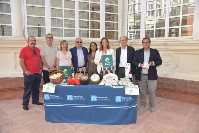 Firma de los convenios con entidades del sector agroalimentario.
