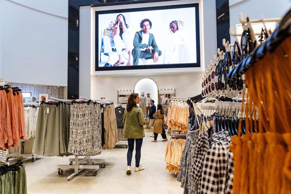 Archivo - Interior de la nueva tienda de Primark